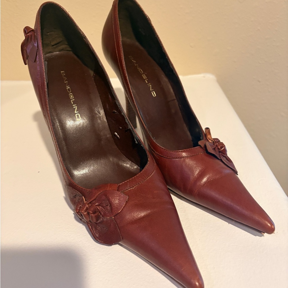 Bandolino Women's Brown Heels with Bow Accent